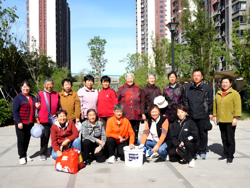 行善事发主光 美化家园献爱心